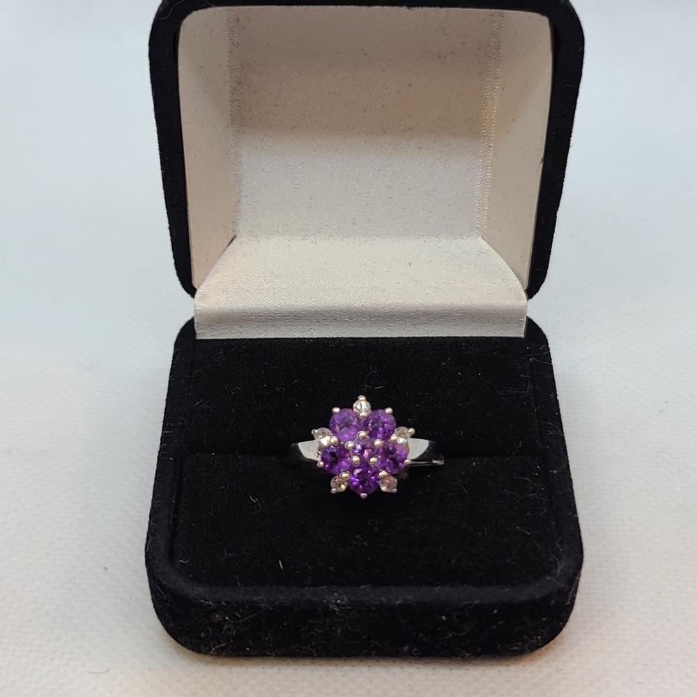 Ring - Picture 4 of 4